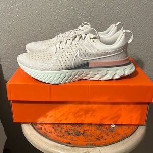 Nike Women's React Infinity Run Flyknit 2 Running